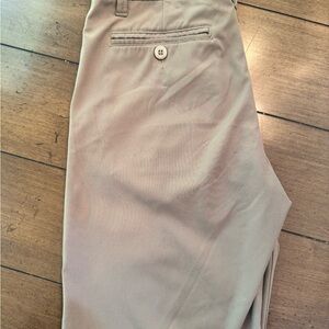 O’Neill Shorts, Size 26, Tan